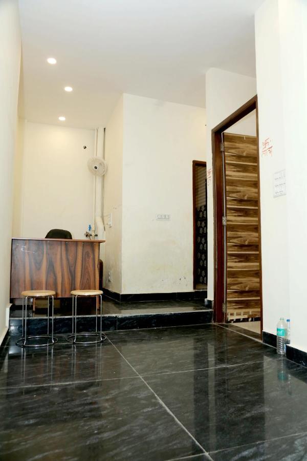 The Charlie'S Hostel Nueva Delhi Exterior foto