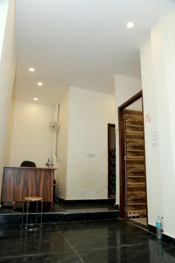 The Charlie'S Hostel Nueva Delhi Exterior foto
